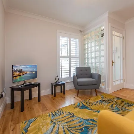 アパート Chic Dockside Retreat