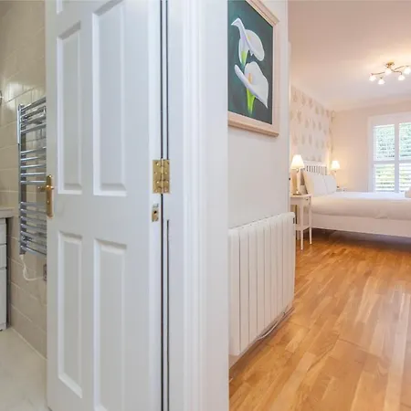 Chic Dockside Retreat