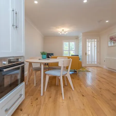 Chic Dockside Retreat