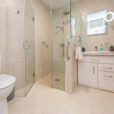 Chic Dockside Retreat * Galway