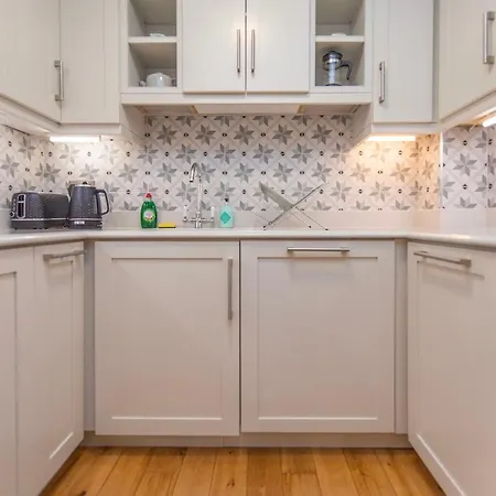 Chic Dockside Retreat Galway