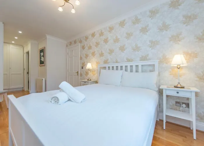 Chic Dockside Retreat