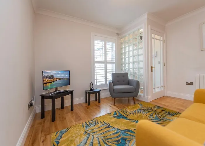 Apartament Chic Dockside Retreat