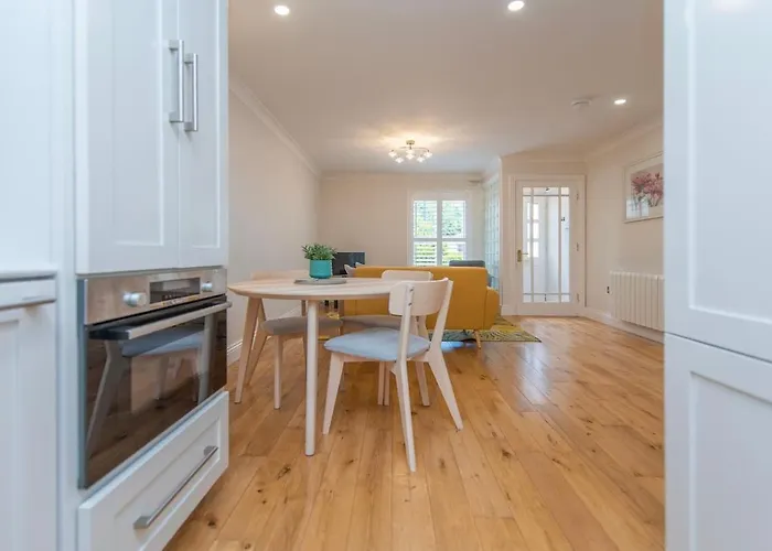 Chic Dockside Retreat