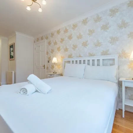 Chic Dockside Retreat